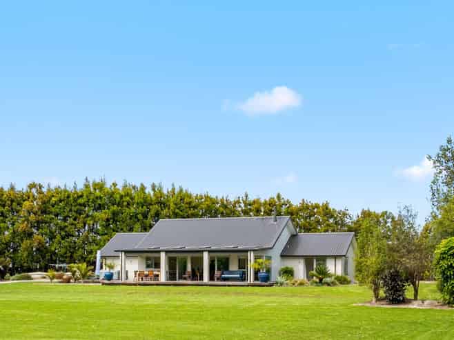 451 State Highway 16, Kumeu