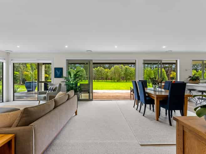 451 State Highway 16, Kumeu