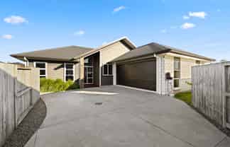 27 Teatree Close, Huntington