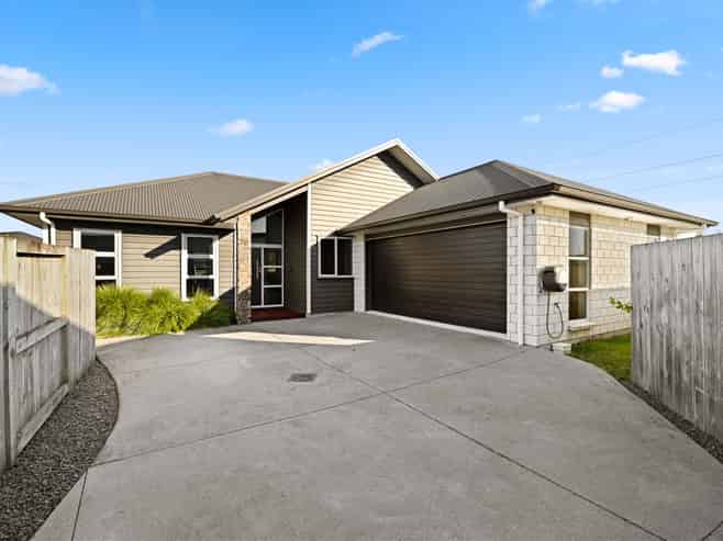 27 Teatree Close, Huntington