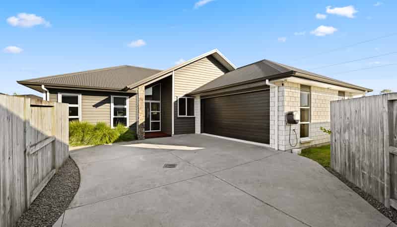27 Teatree Close, Huntington