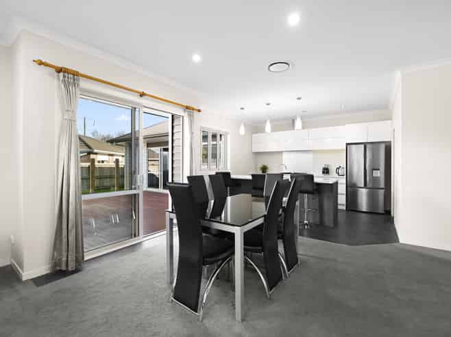27 Teatree Close, Huntington