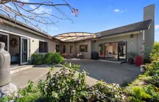 240 Castlewold Drive, Bethlehem