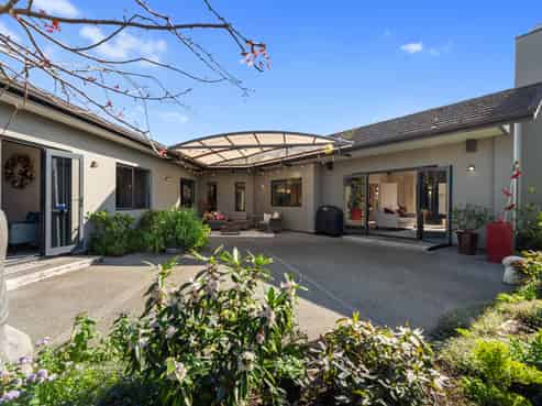 240 Castlewold Drive, Bethlehem