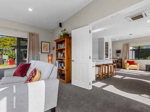 240 Castlewold Drive, Bethlehem