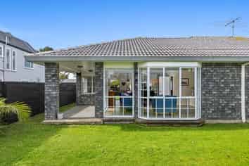 33 Maygrove Drive, Orewa