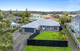 33 Maygrove Drive, Orewa