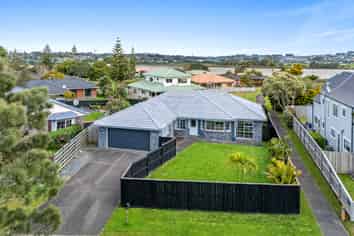 33 Maygrove Drive, Orewa