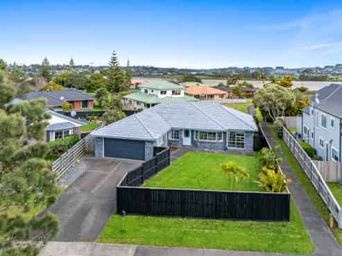 33 Maygrove Drive, Orewa