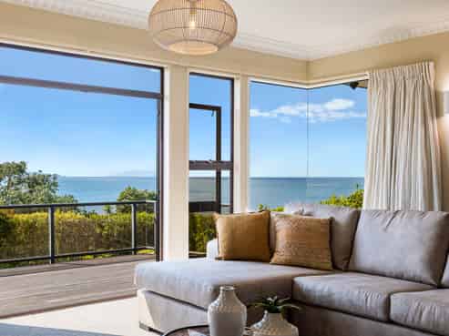 146 Pacific Parade, Army Bay