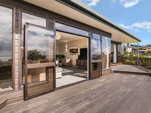 146 Pacific Parade, Army Bay