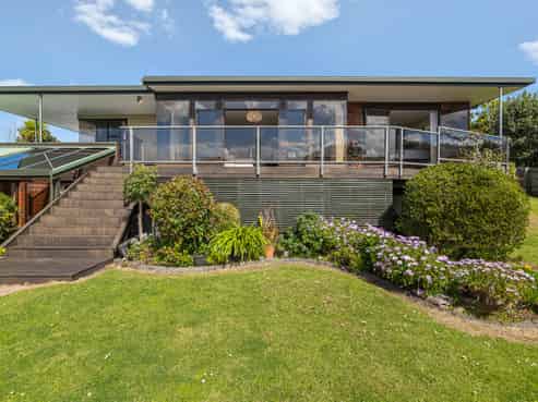 146 Pacific Parade, Army Bay
