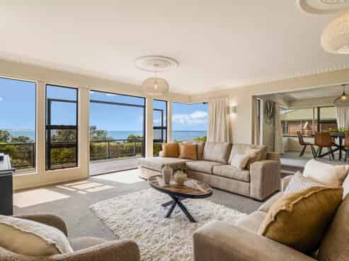 146 Pacific Parade, Army Bay