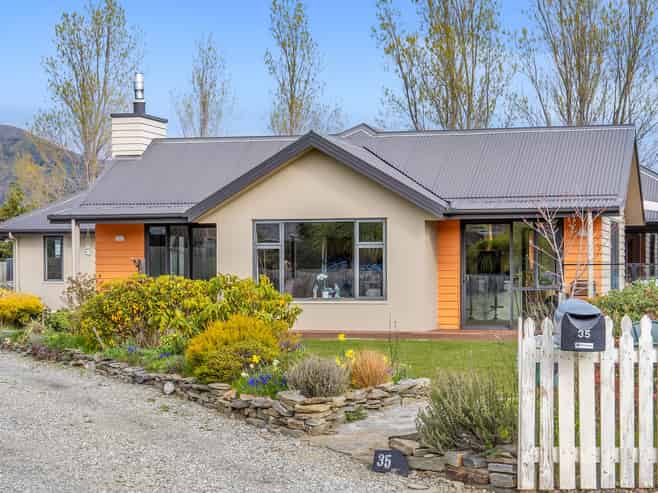 35 Charles Court, Lake Hawea