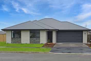 38 Petries Road, Woodend