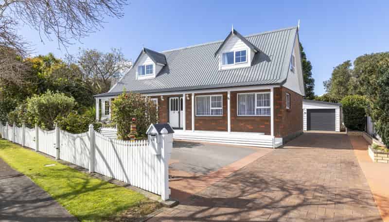 10 Elder Grove, Whalers Gate