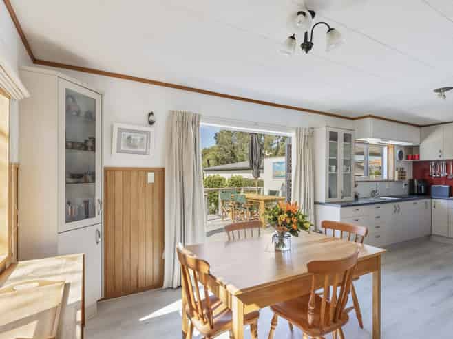10 Elder Grove, Whalers Gate