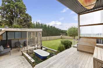 1606 South Road, Tataraimaka