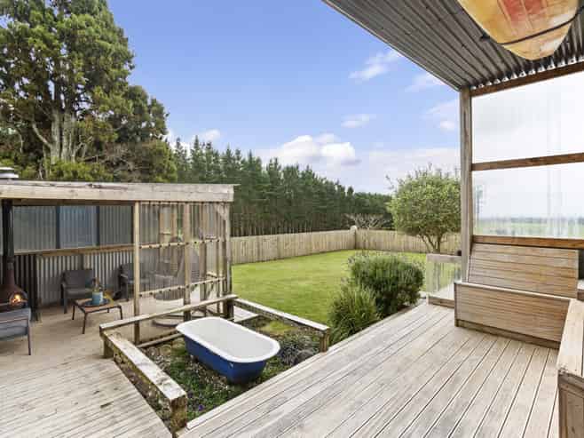 1606 South Road, Tataraimaka