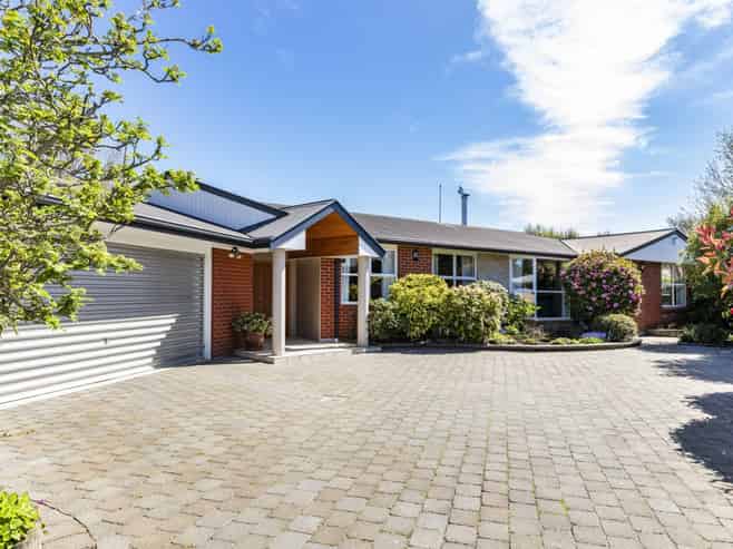 53 Waitikiri Drive, Parklands
