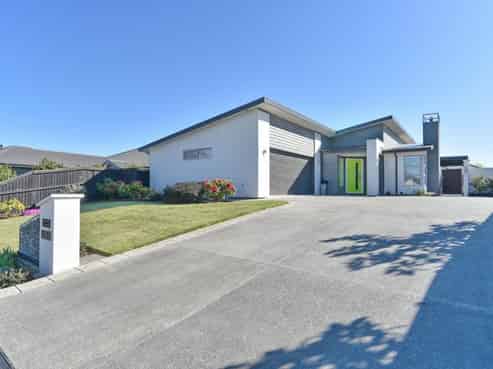 9 Churchill Drive, Fernside