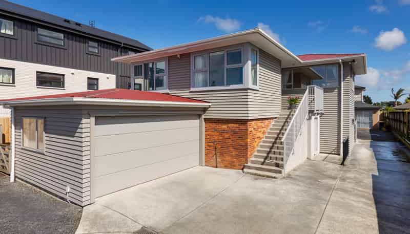 1607 Great North Road, Waterview