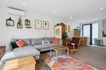 5/74 Derwent Street, Island Bay