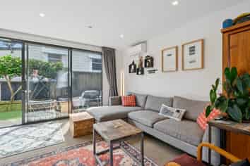 5/74 Derwent Street, Island Bay