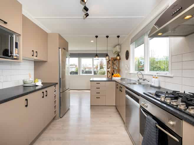 17 Lipscombe Crescent, Havelock North
