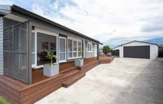 17 Lipscombe Crescent, Havelock North