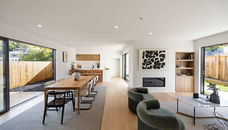 4/15 Lake Domain Drive, Hamilton Lake