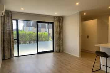 1/71 Hobsonville Point Road, Hobsonville