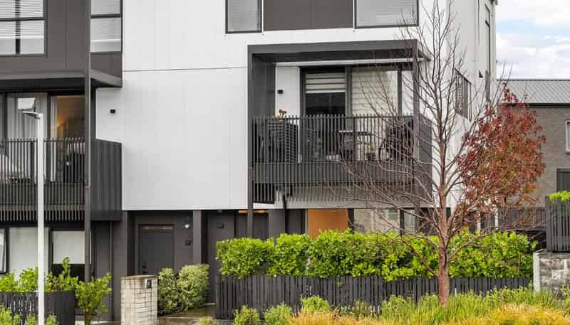 1/71 Hobsonville Point Road, Hobsonville