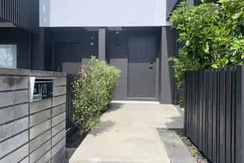 1/71 Hobsonville Point Road, Hobsonville