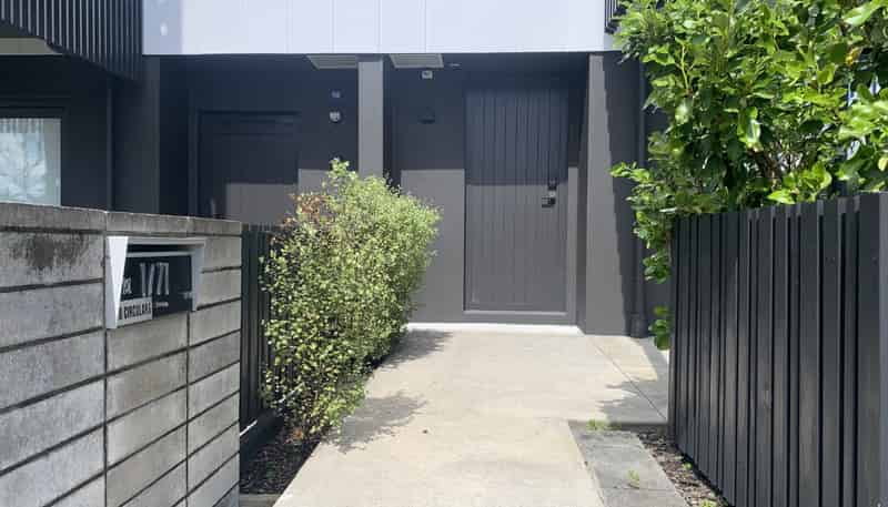 1/71 Hobsonville Point Road, Hobsonville