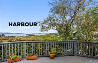 224 Dowse Drive, Maungaraki