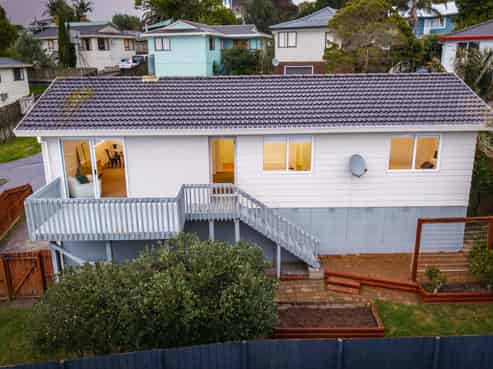 24 Halloran Place, Massey