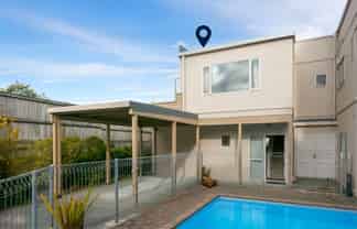 9/208A Lake Terrace, Waipahihi