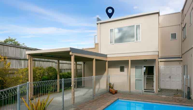 9/208A Lake Terrace, Waipahihi