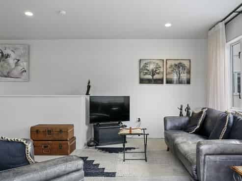 9/208A Lake Terrace, Waipahihi