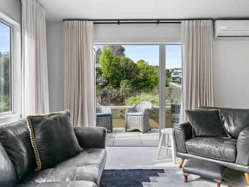 9/208A Lake Terrace, Waipahihi