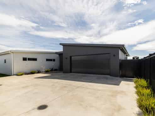 28 Lochhead Street, Mahora