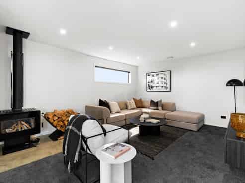 28 Lochhead Street, Mahora