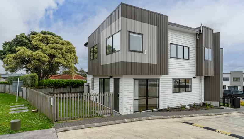 1/25 Vodanovich Road, Te Atatu South