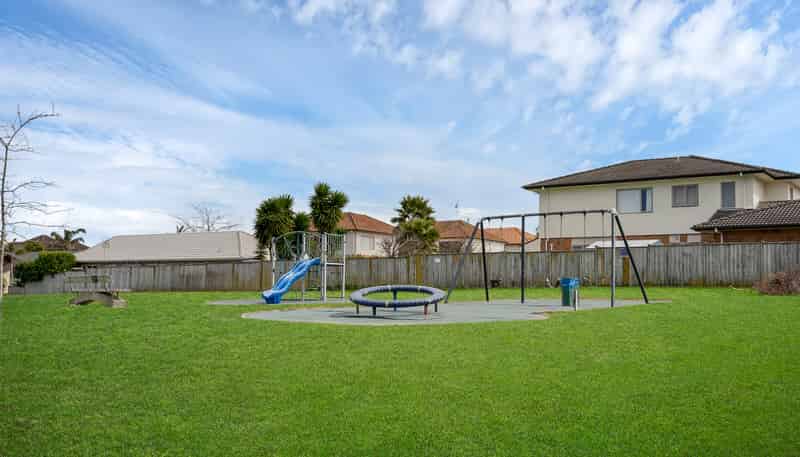 1 Monash Place, Flat Bush