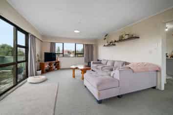 169B Clayton Road, Mangakakahi