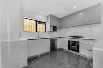 12a Mcleod Road, Weymouth