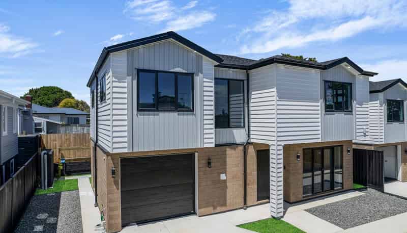 12a Mcleod Road, Weymouth