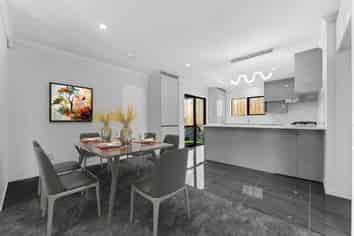 12a Mcleod Road, Weymouth