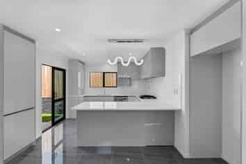 12a Mcleod Road, Weymouth